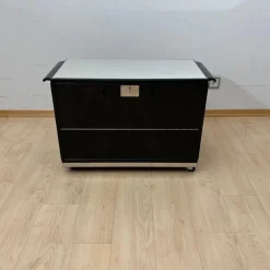 Art Deco Barwagen aus Schwarz Lackiertem Mahagoni, Spiegelglas & Chrom, Frankreich, 1930