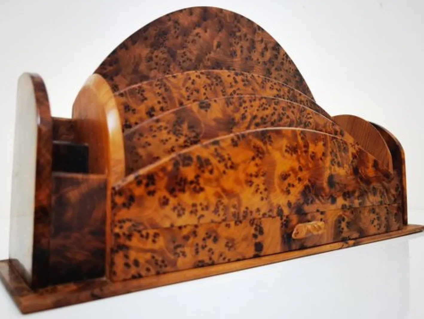 Art Deco Briefhalter aus poliertem Wurzelholz