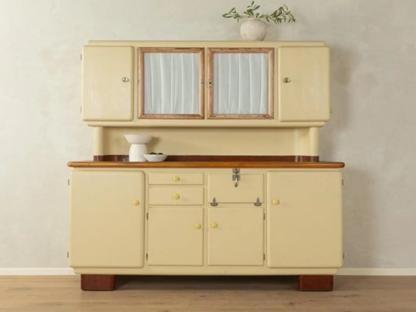Art Deco Küchenschrank