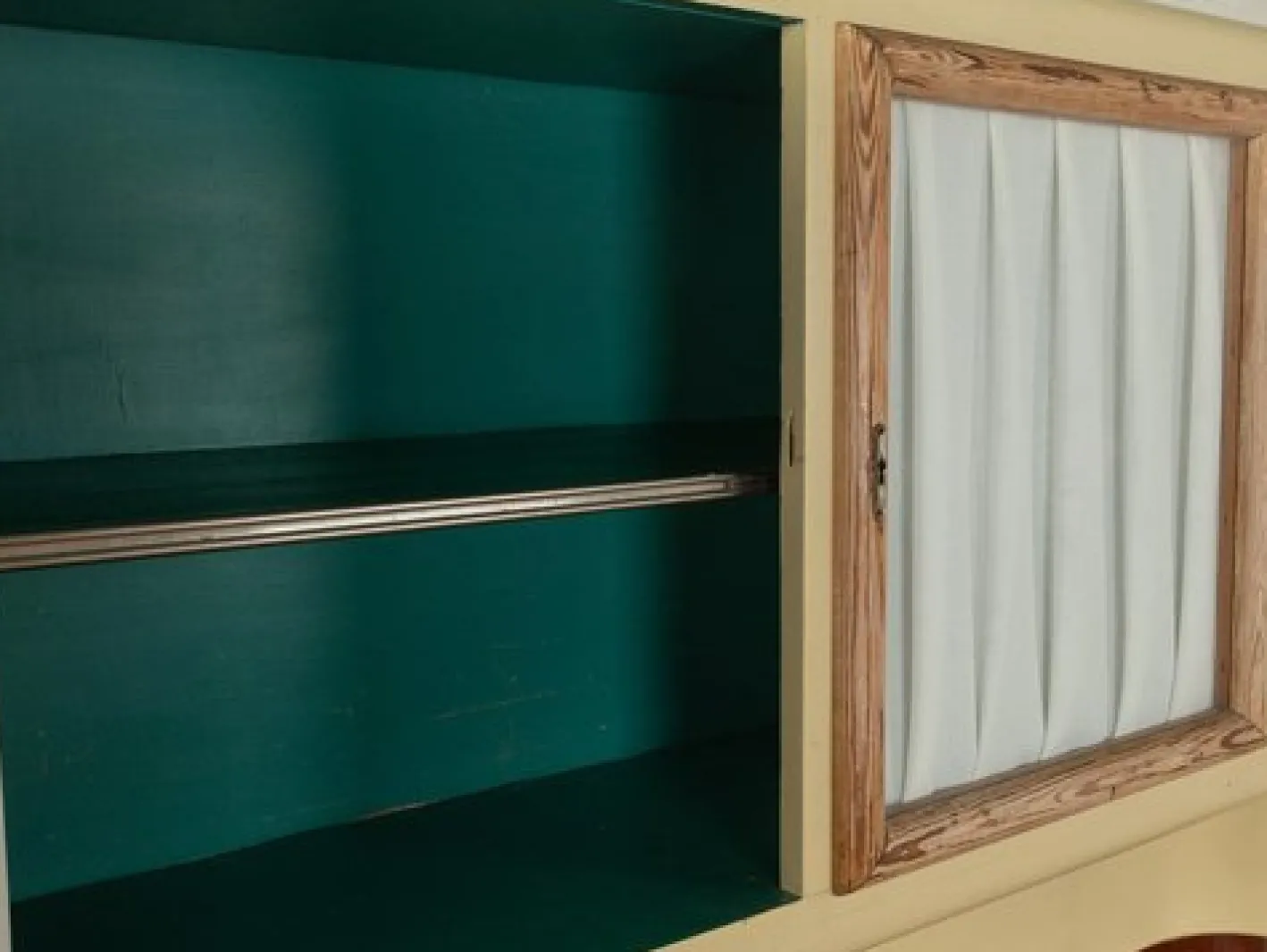 Art Deco Küchenschrank