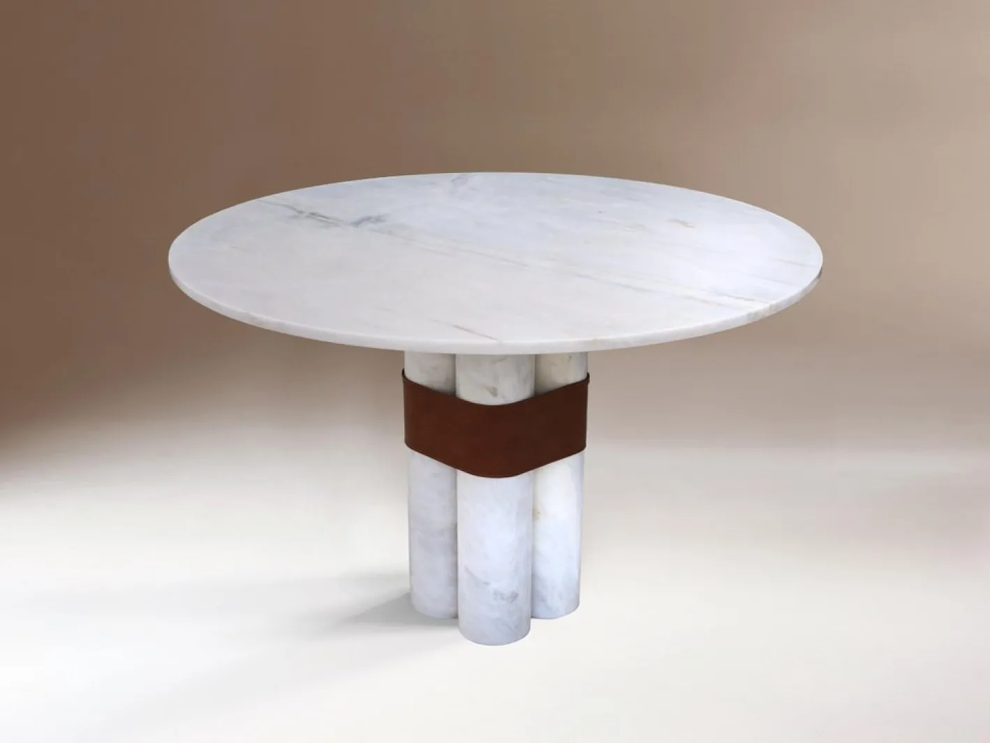 Axis Beistelltisch von Dovain Studio