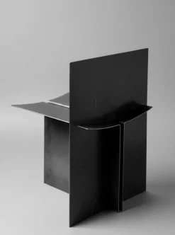 Axis Stuhl aus gemischtem Eisen & italienischem Leder von D´ARK Atelier