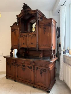 Barockes Pfeiferl Buffet, 1880er