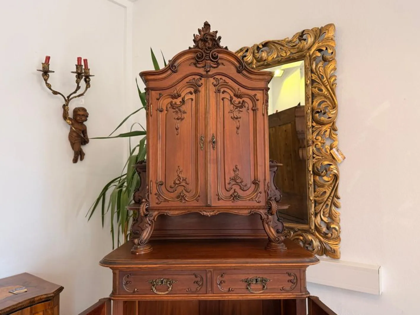 Barockes Pipe Buffet aus Eiche mit Frontfront