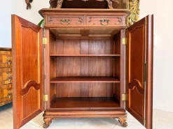 Barockes Pipe Buffet aus Eiche mit Frontfront