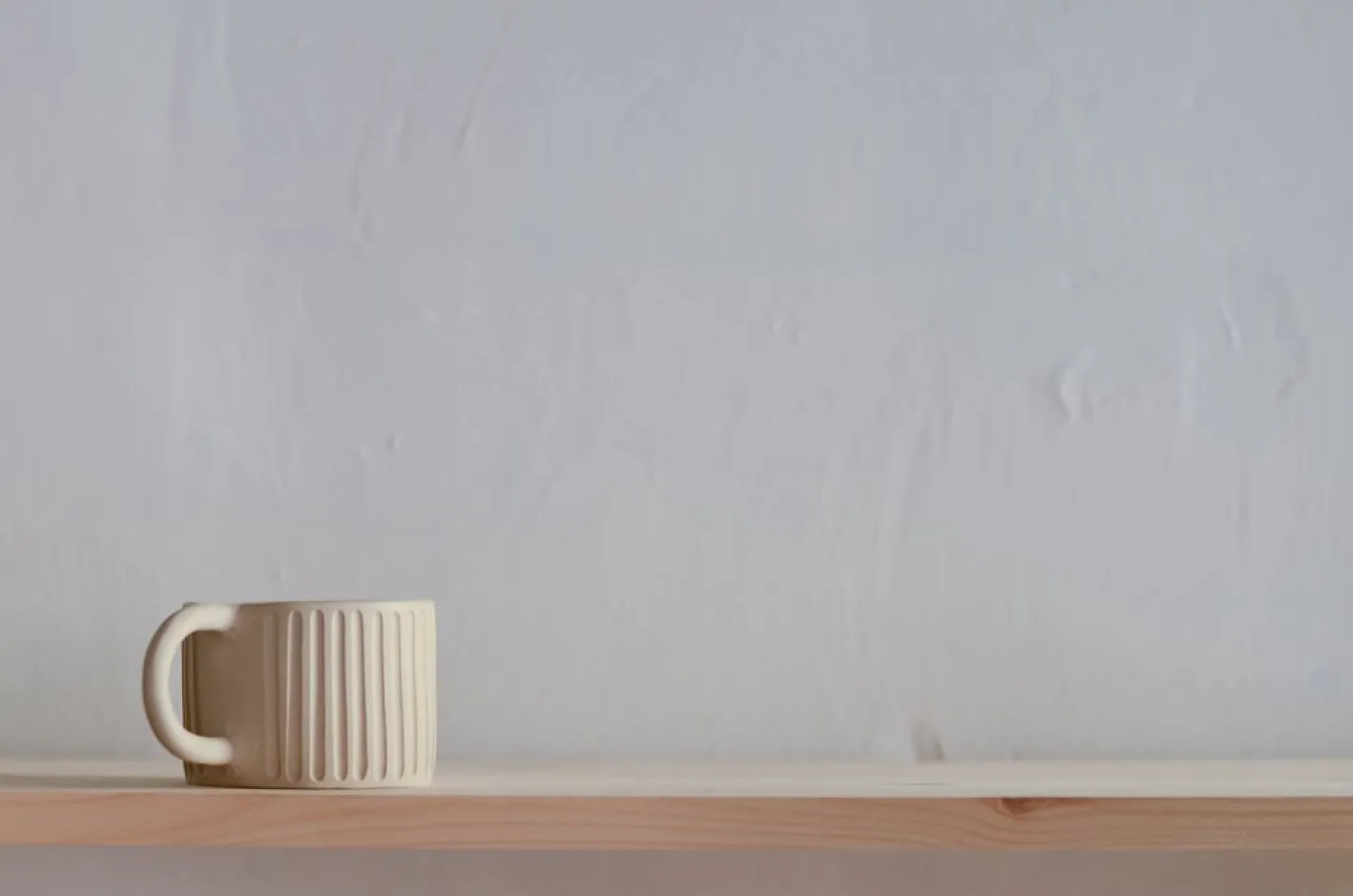 Beige Rigata Tasse von Kalakera