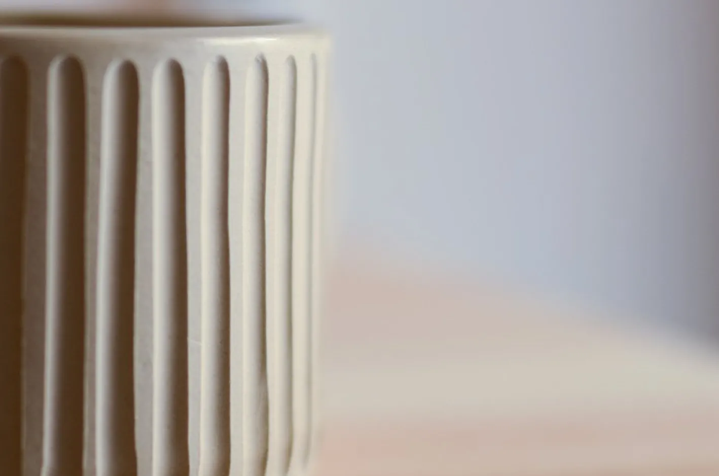 Beige Rigata Tasse von Kalakera