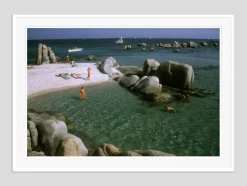 Übergroßer Island Paradise C-Print in Weiß von Slim Aarons