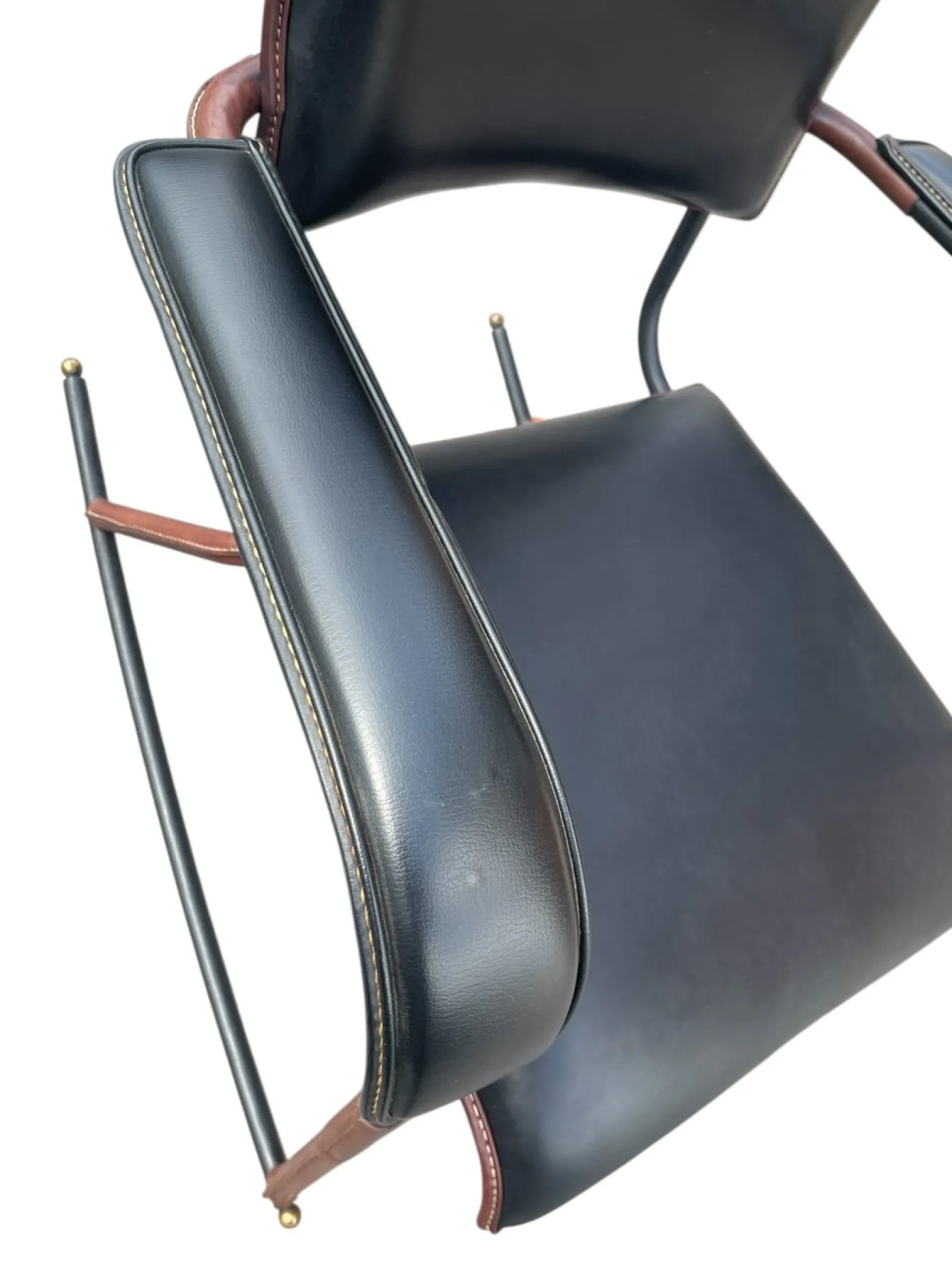 Bestickter Schaukelstuhl aus Leder von Jacques Adnet, 1950er