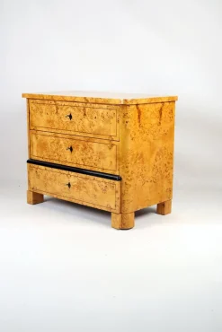 Biedermeier Kommode aus Ahorn Maser, 1830