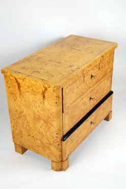 Biedermeier Kommode aus Ahorn Maser, 1830