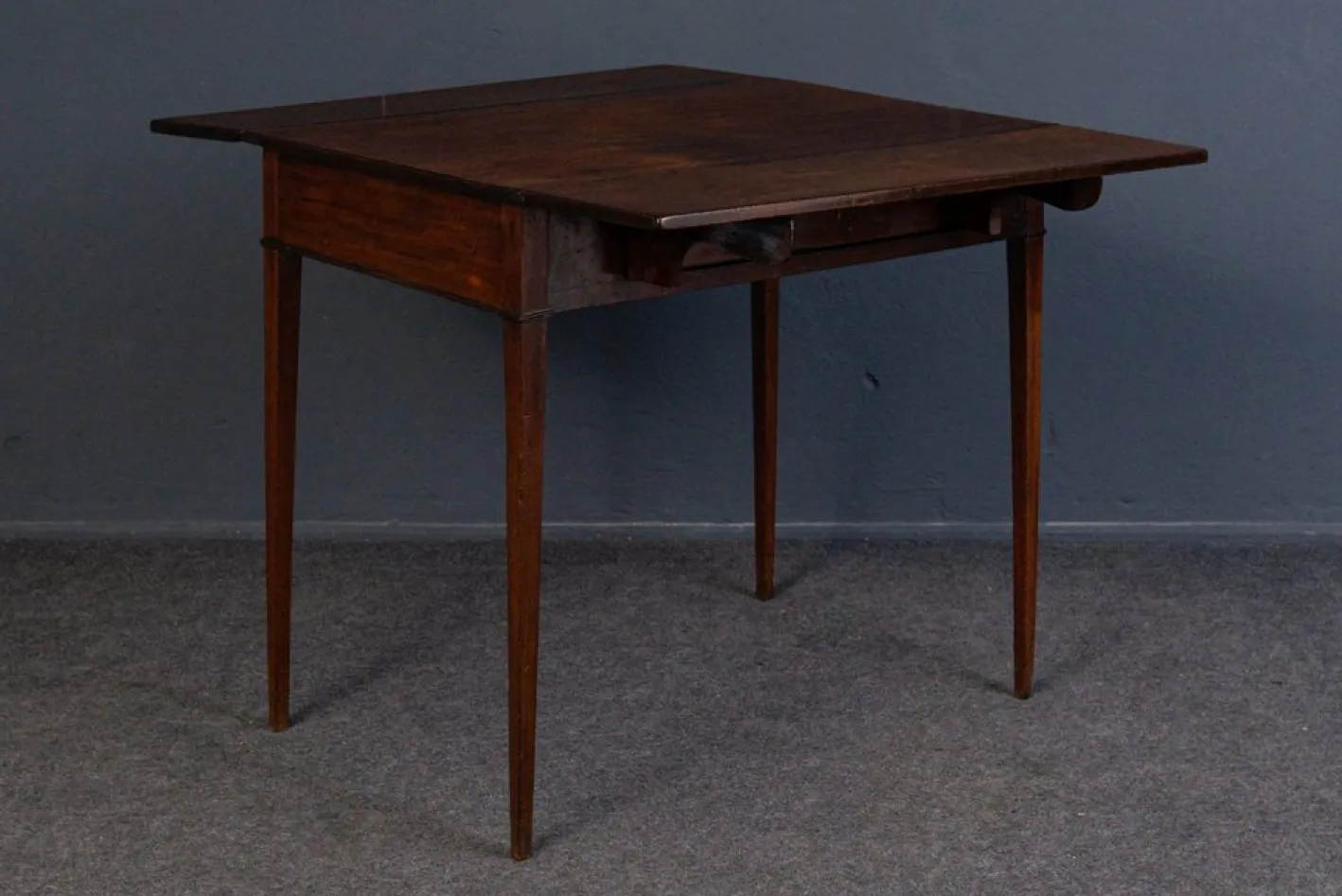 Biedermeier Spiel- oder Beistelltisch