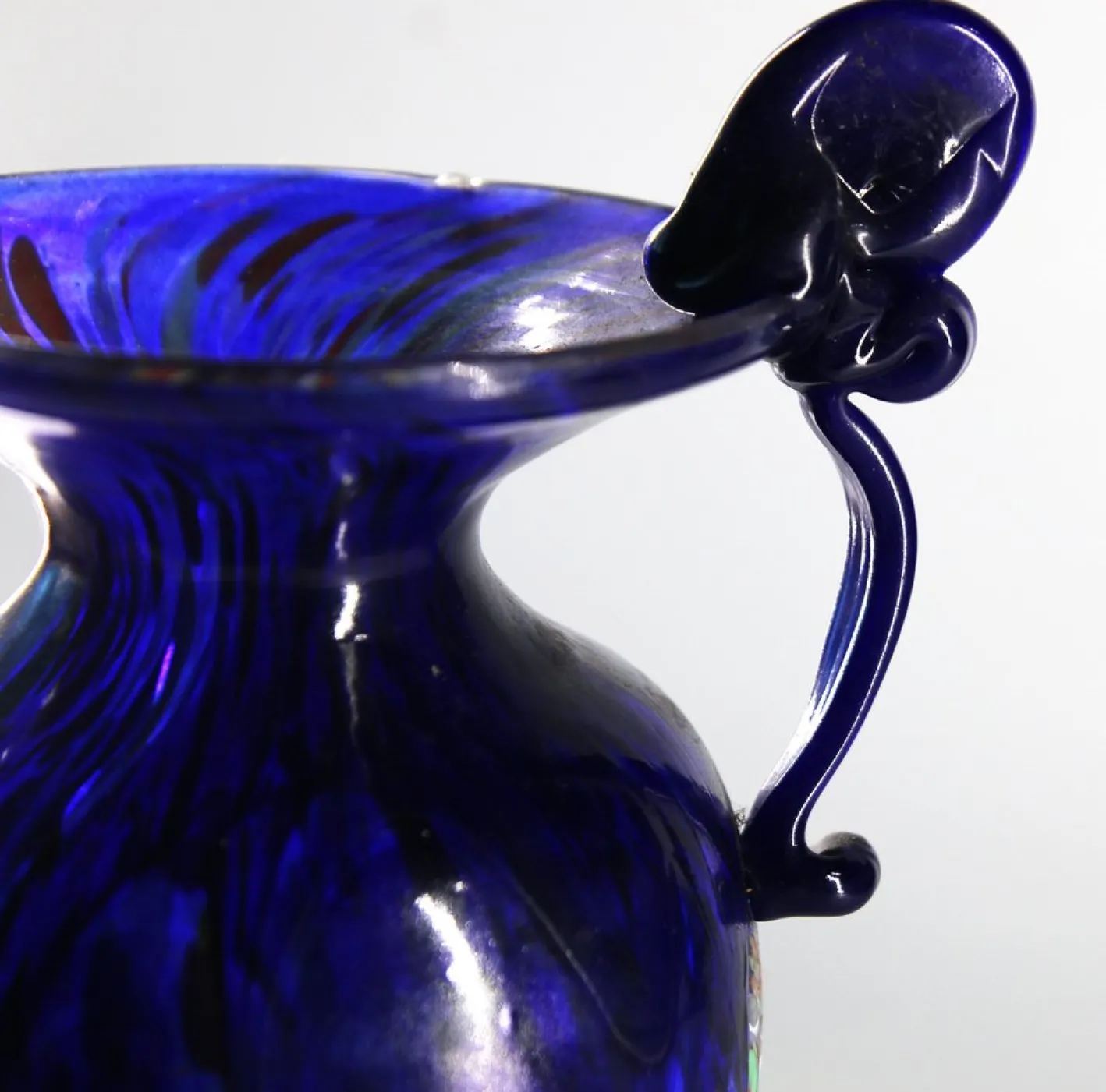 Blaue Amphora Vase von MadeForSoul