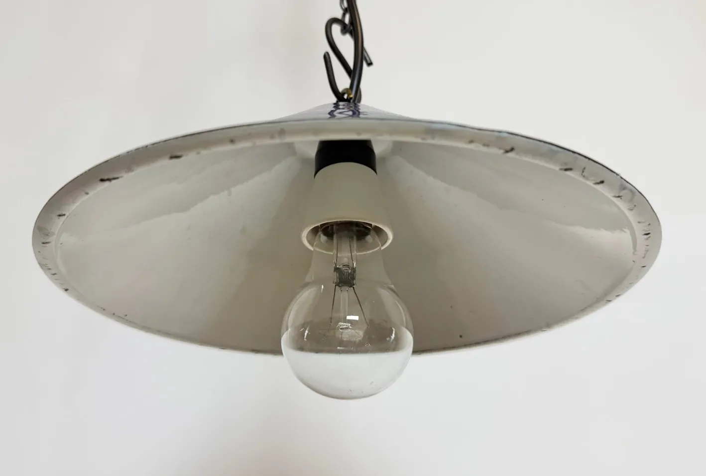 Blau emaillierte industrielle Fabriklampe, 1950er