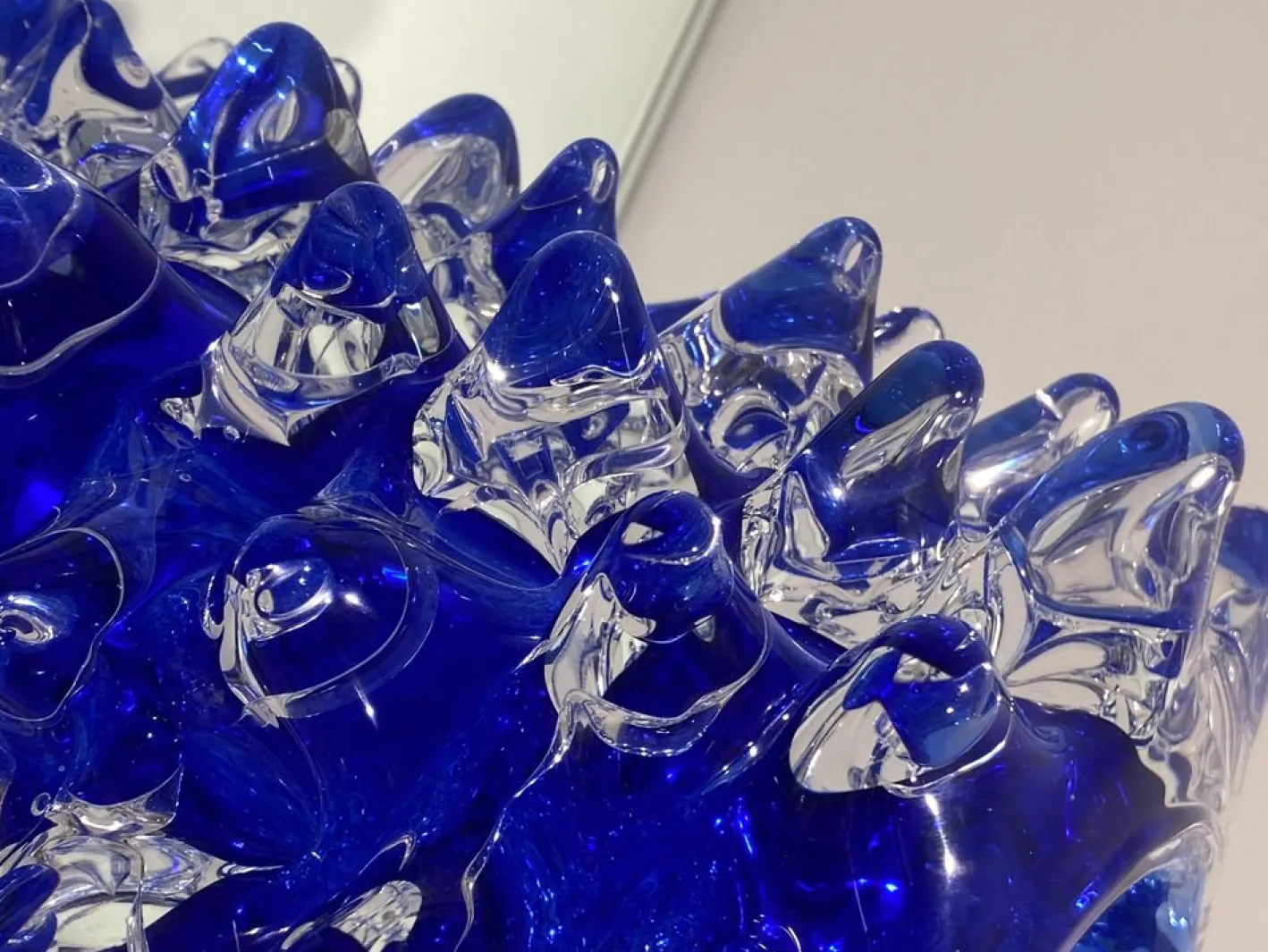 Blaue Rostrato Murano Glasvase von Simeng