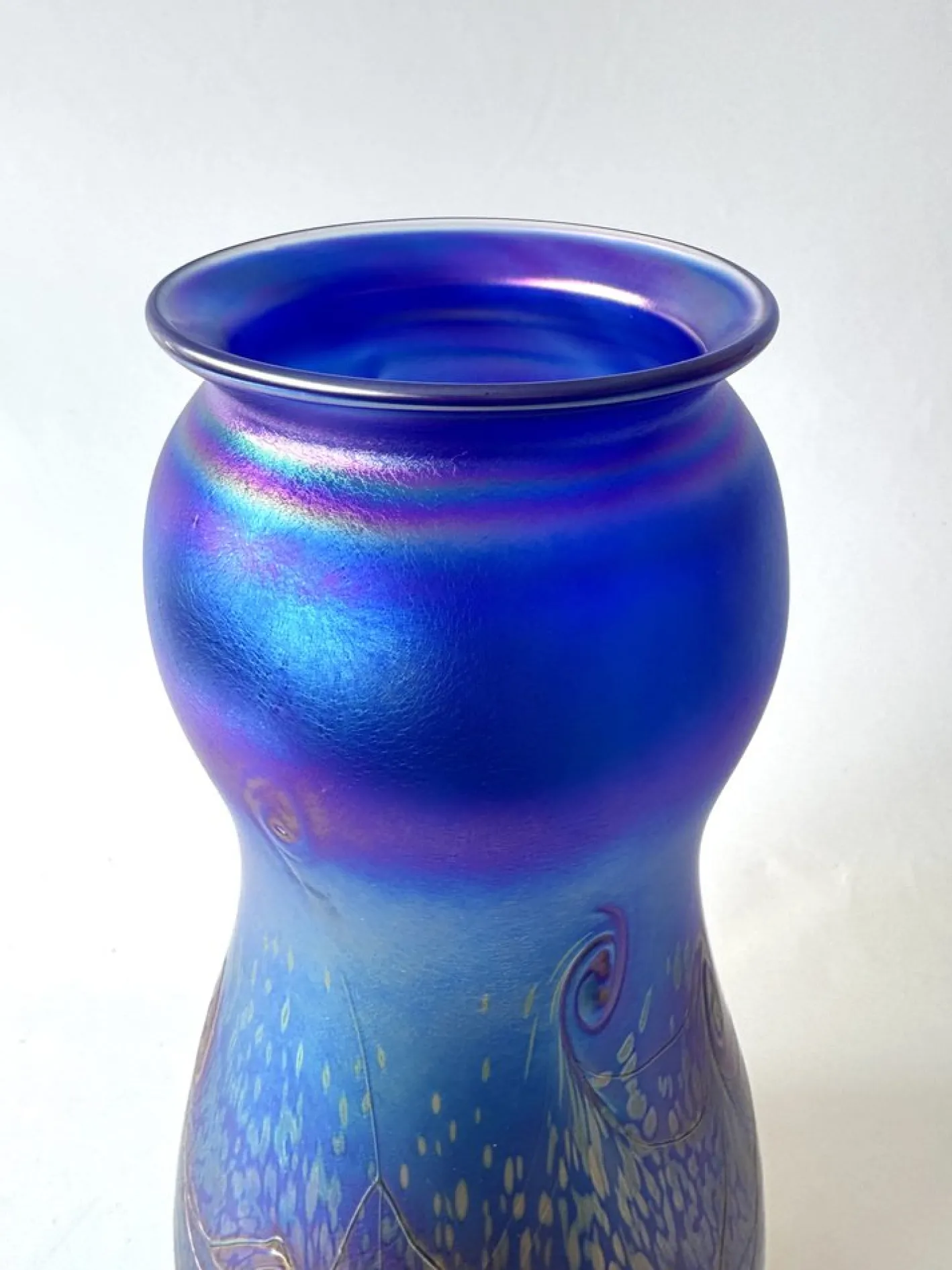 Blau schillernde Jugendstil Glasvase von Loetz
