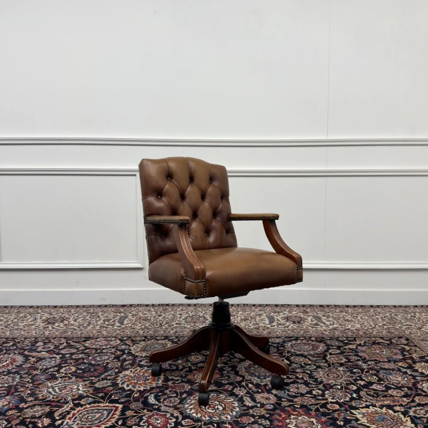 Brauner Chesterfield President Bürostuhl