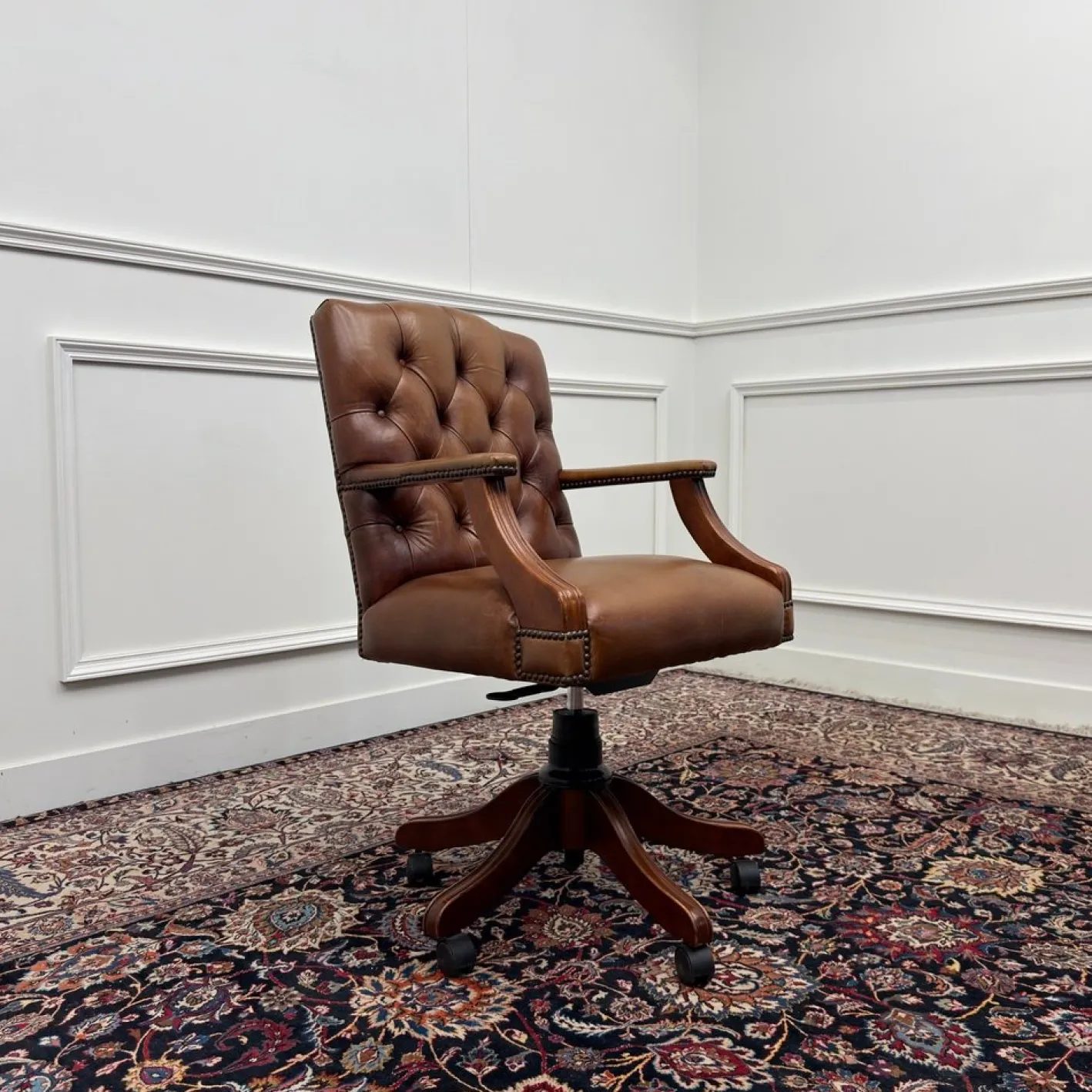 Brauner Chesterfield President Bürostuhl