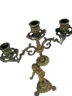 Bronzekandelaber mit Putto