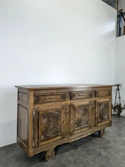 Brutalistisches geschnitztes Sideboard aus Eiche