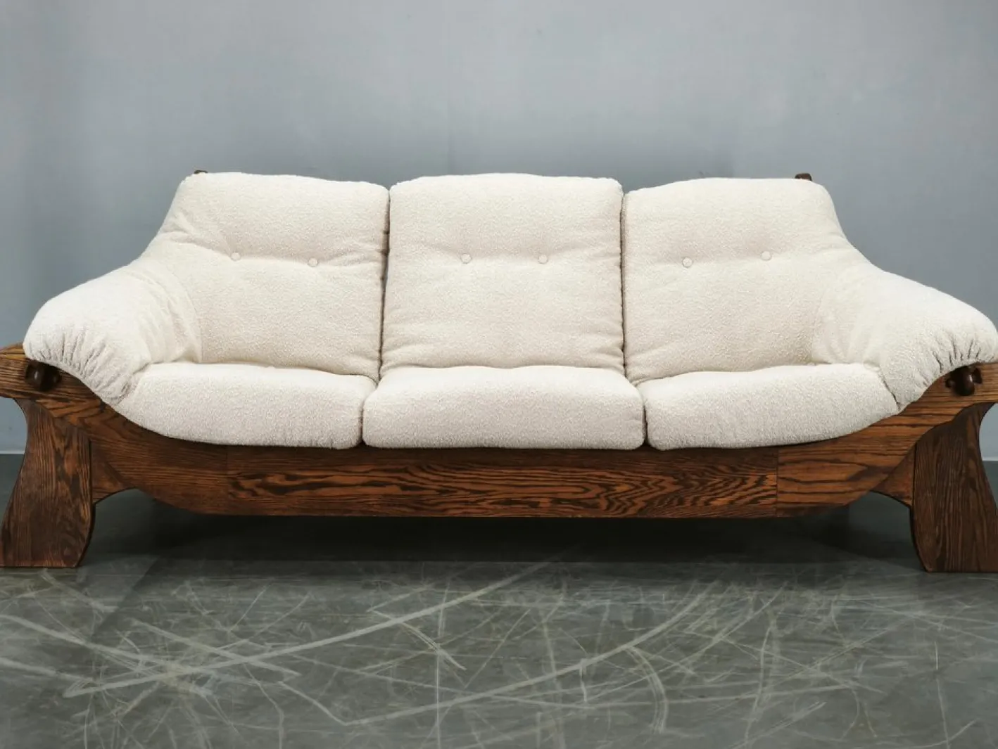Brutalistisches tschechoslowakisches 3-Sitzer Sofa aus Eiche & Bouclé, 1970er