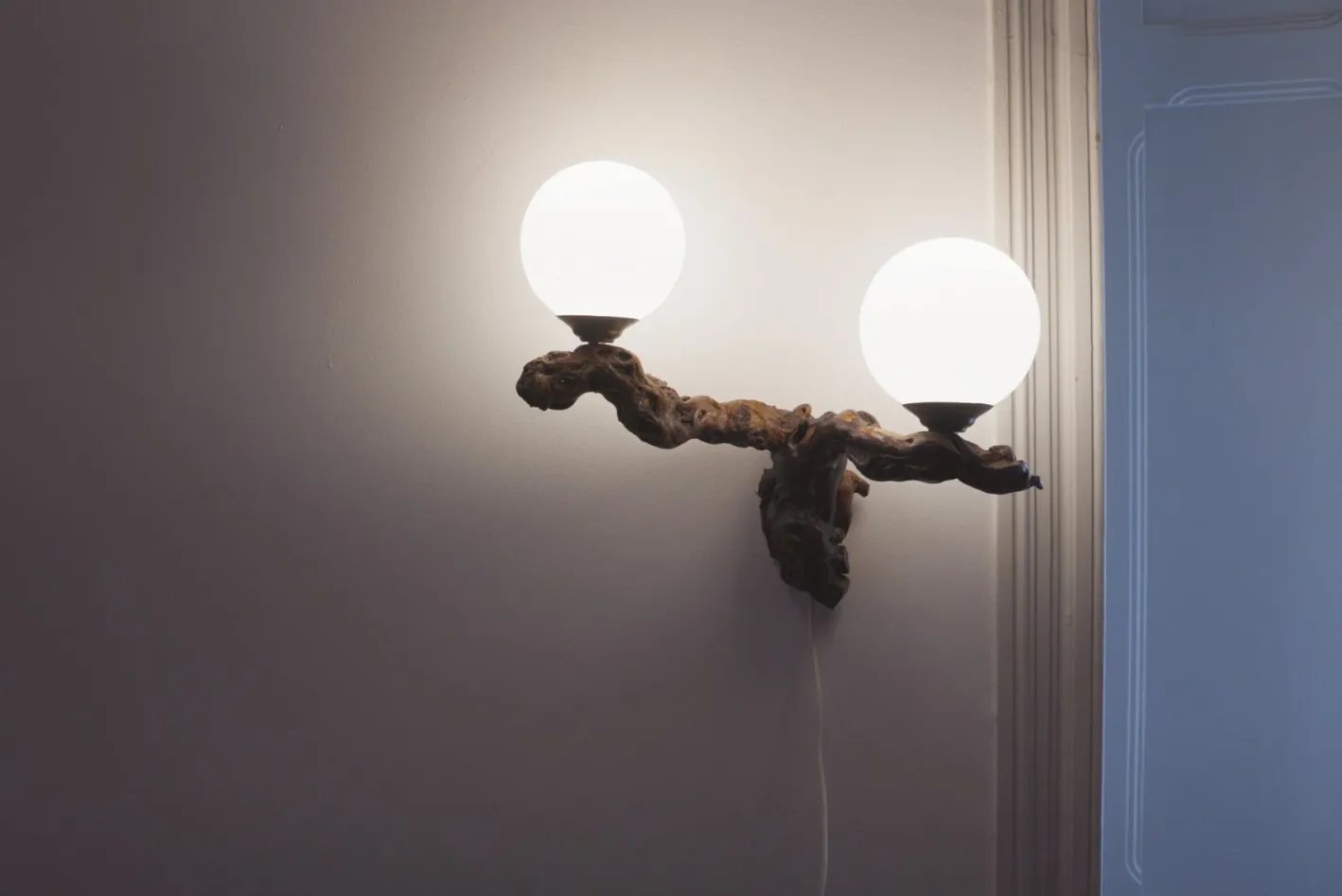 Brutalistische Vintage Opalglas Wandlampe, 1950er