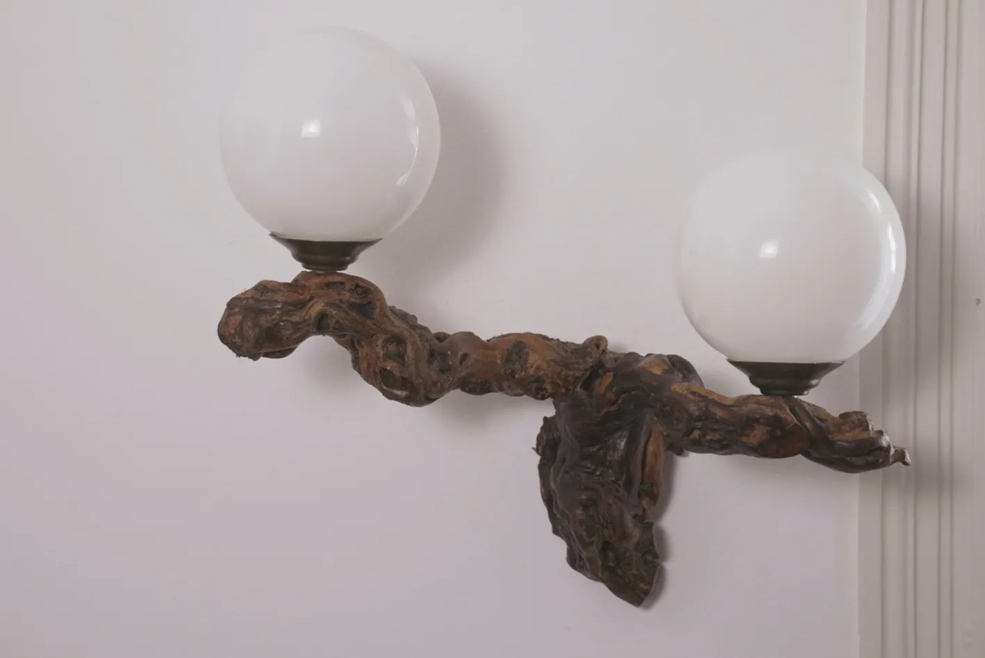 Brutalistische Vintage Opalglas Wandlampe, 1950er