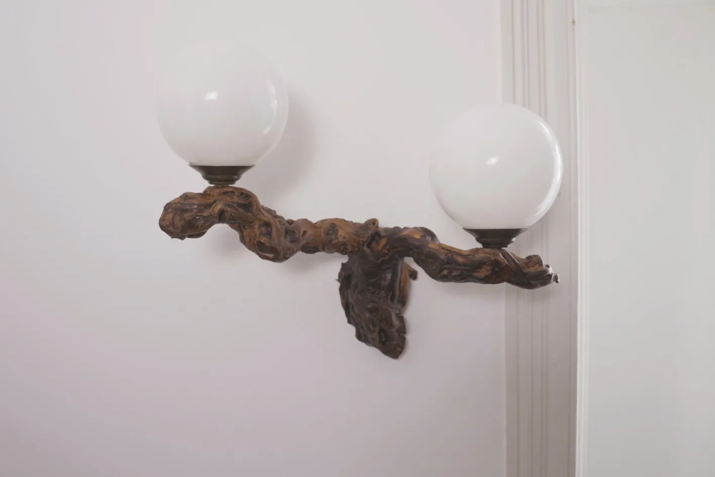 Brutalistische Vintage Opalglas Wandlampe, 1950er