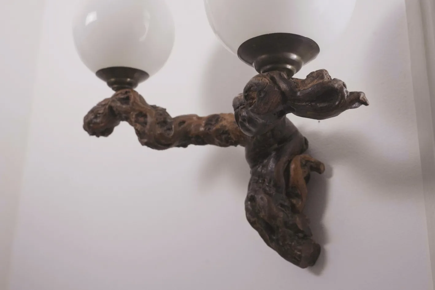 Brutalistische Vintage Opalglas Wandlampe, 1950er