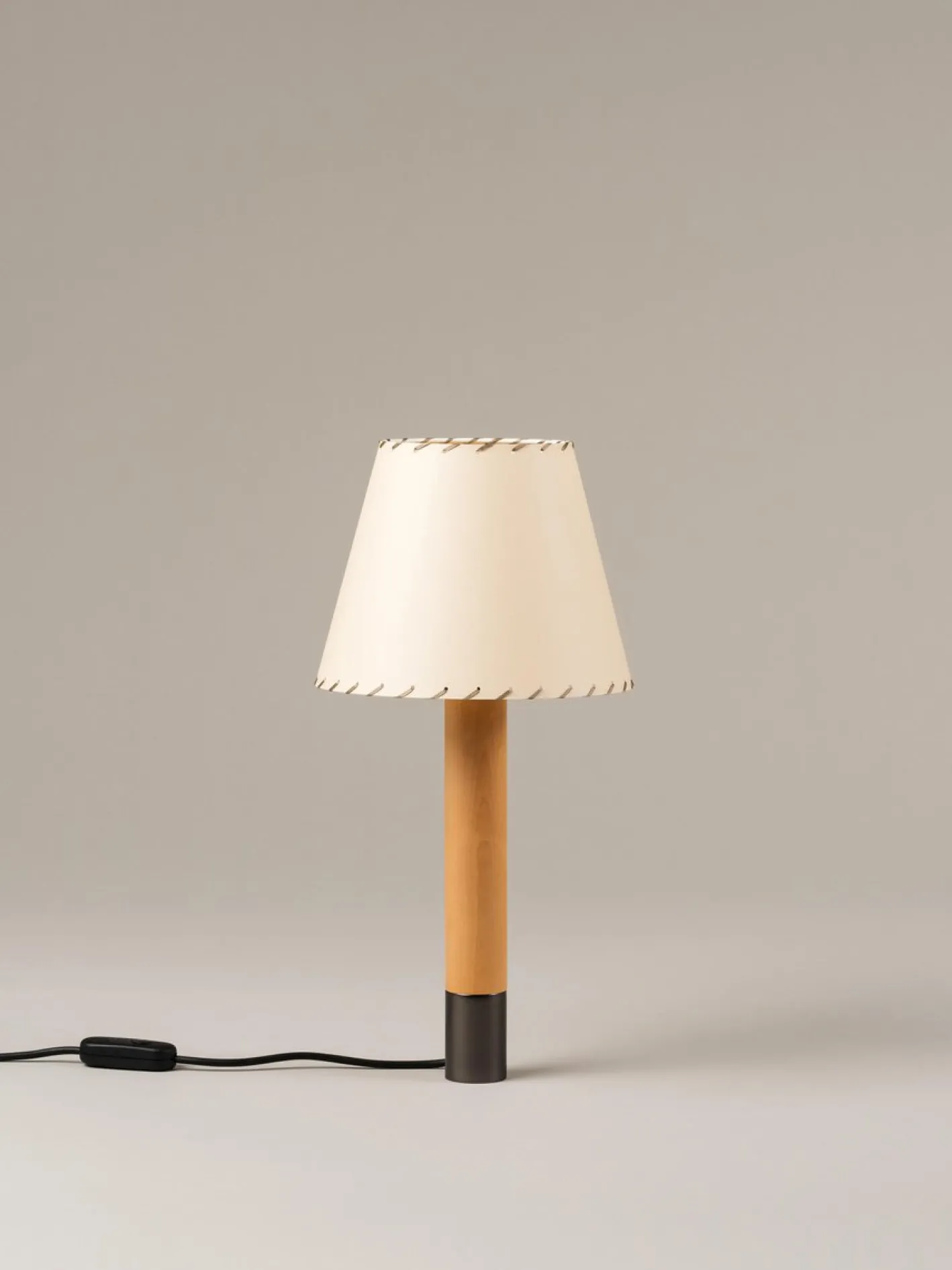 Básica M1 Tischlampe aus Bronze & Beige von Santiago Roqueta für Santa & Cole