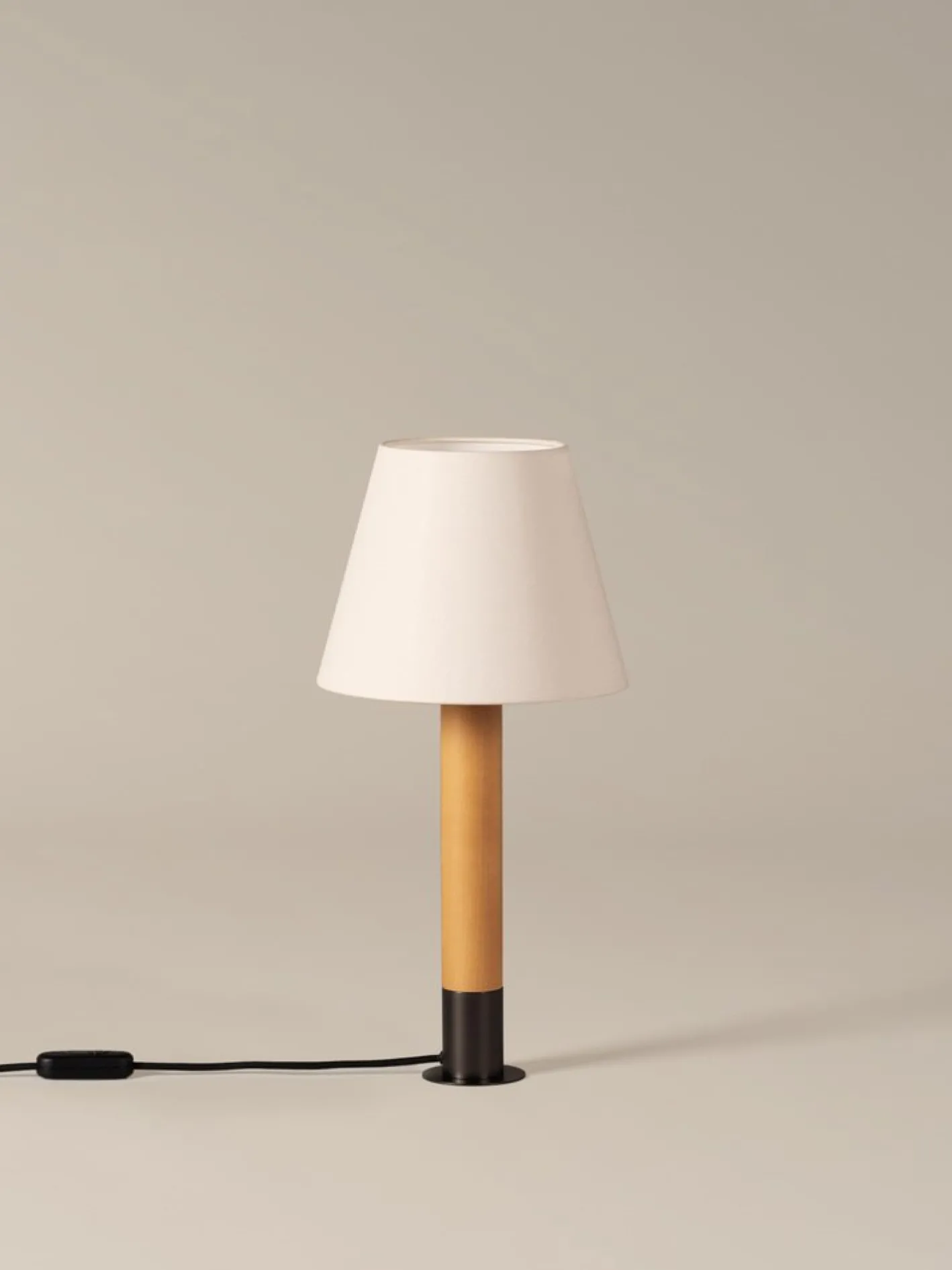 Básica M1 Tischlampe aus Bronze & Weiß von Santiago Roqueta für Santa & Cole