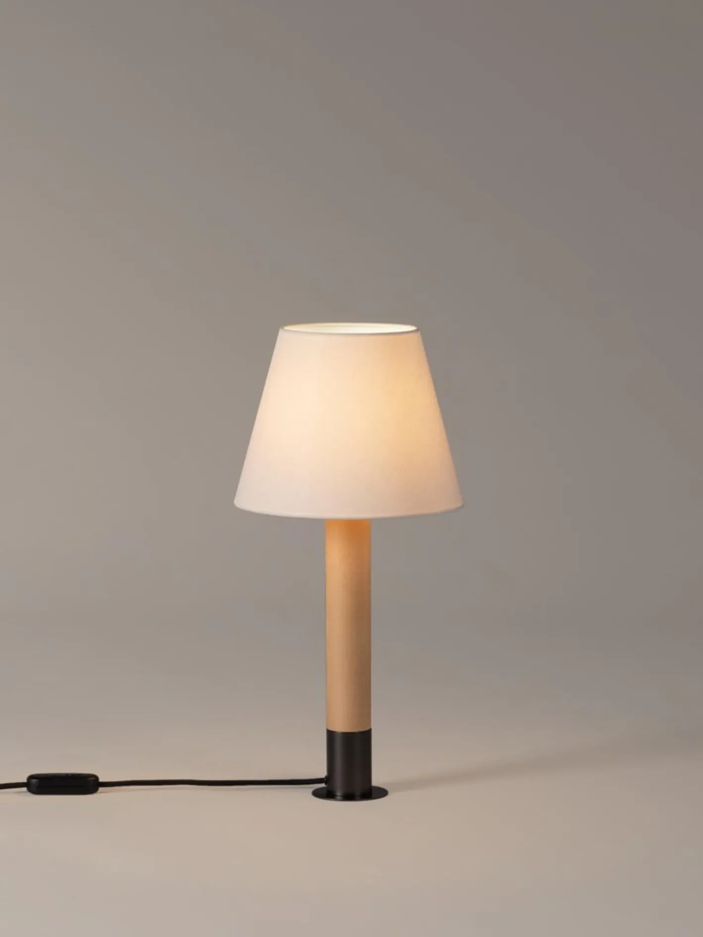 Básica M1 Tischlampe aus Bronze & Weiß von Santiago Roqueta für Santa & Cole