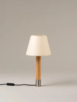 Básica M1 Tischlampe aus Nickel & Beige von Santiago Roqueta für Santa & Cole