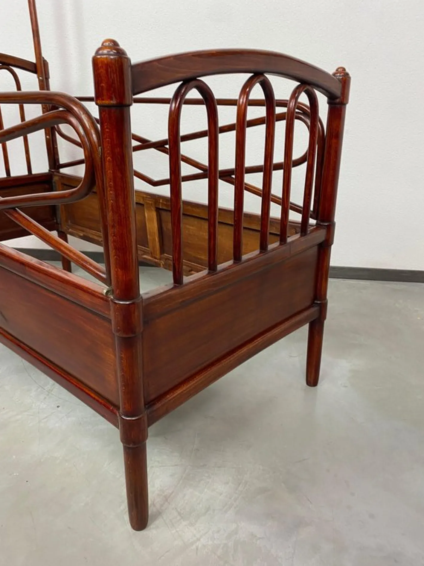Bugholz Kinderbett von Michael Thonet, 1890
