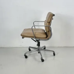 Camel Leder Soft Pad Group Chair von Charles & Ray Eames für Herman Miller, 1960er
