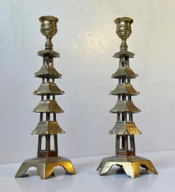 Chinesische Messing Pagoda Kerzenhalter, 2er Set