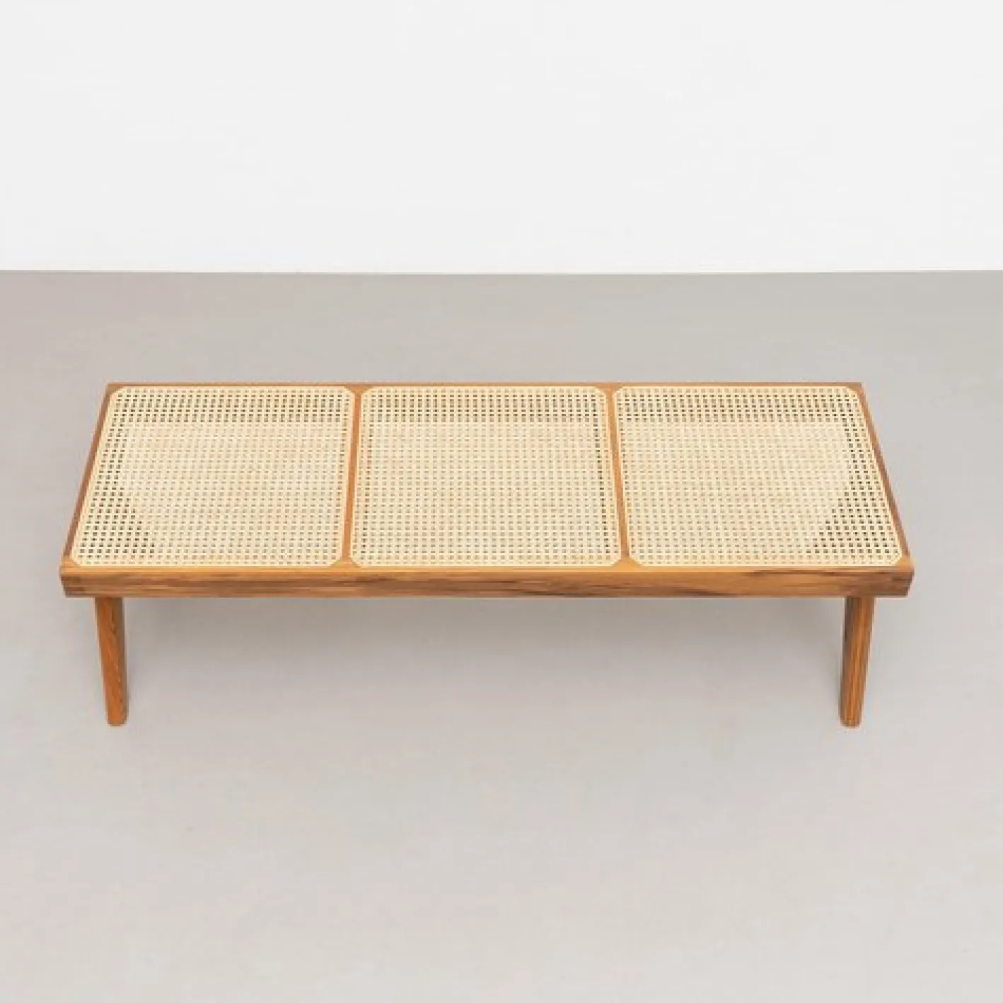 057 Civil Bank aus Holz & Gewebtem Wiener Rohrgeflecht von Pierre Jeanneret für Cassina