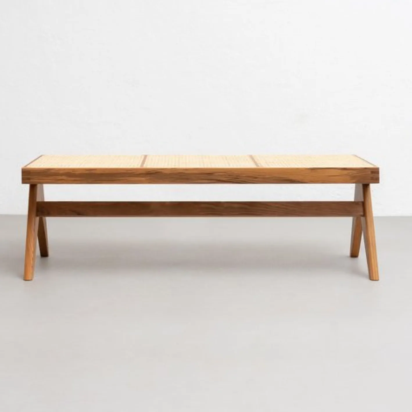057 Civil Bank aus Holz & Gewebtem Wiener Rohrgeflecht von Pierre Jeanneret für Cassina