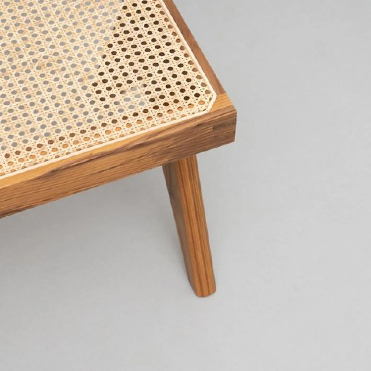 057 Civil Bank aus Holz & Gewebtem Wiener Rohrgeflecht von Pierre Jeanneret für Cassina