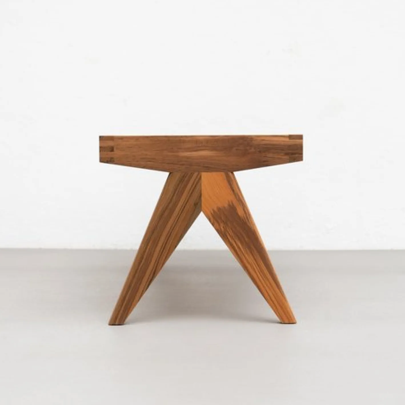 057 Civil Bank aus Holz & Gewebtem Wiener Rohrgeflecht von Pierre Jeanneret für Cassina