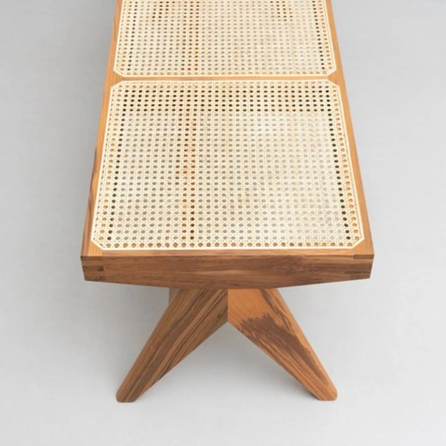 057 Civil Bank aus Holz & Gewebtem Wiener Rohrgeflecht von Pierre Jeanneret für Cassina