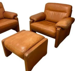 Cognacfarbenes Ledersofa mit Sesseln & Fußhocker von De Sede, 1990er, 4er Set