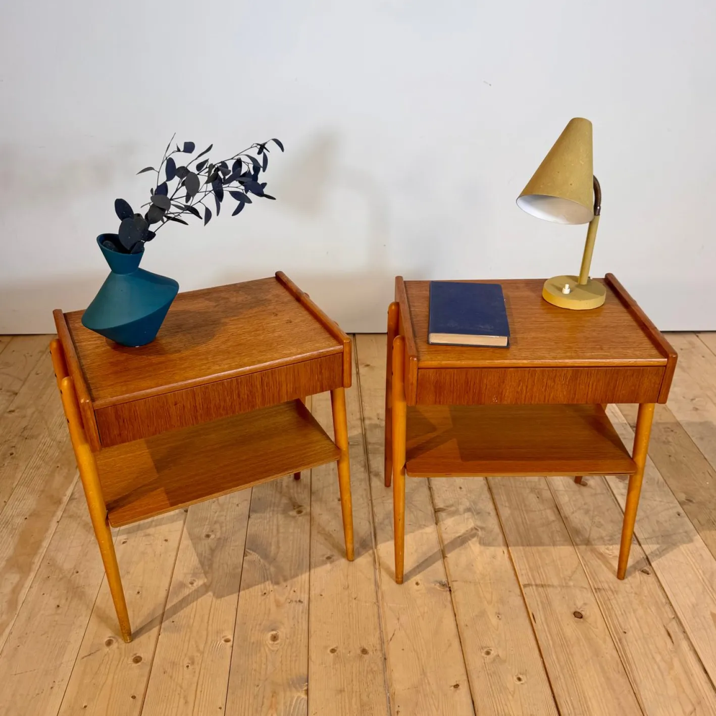 Dänische Nachttische aus Eiche, 1960er, 2er Set