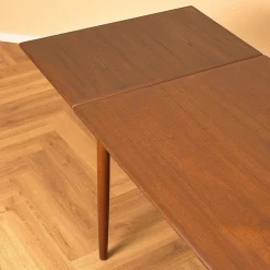 Dänischer Esstisch aus Teak, 1950
