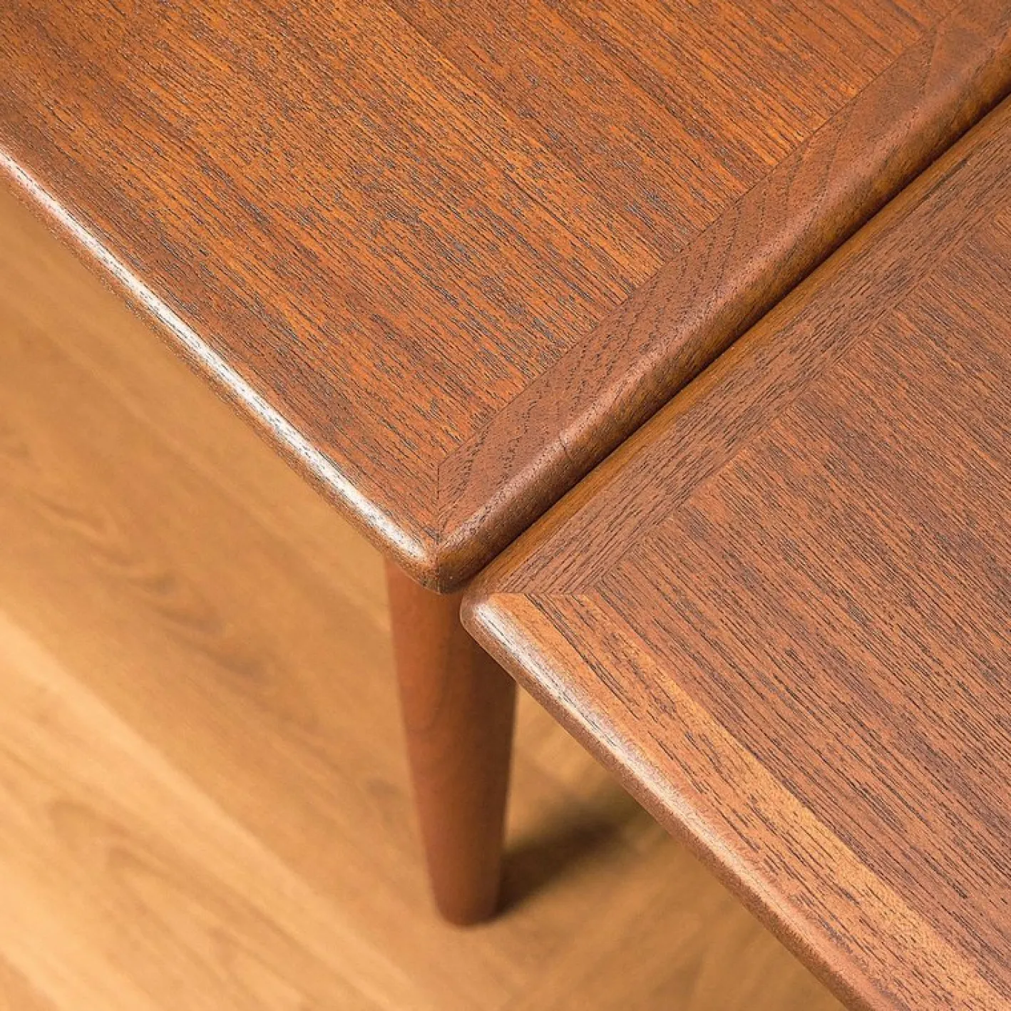 Dänischer Esstisch aus Teak, 1950