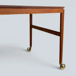 Dänischer Mid-Century Servierwagen aus Teak auf Messingrollen, 1960er