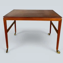 Dänischer Mid-Century Servierwagen aus Teak auf Messingrollen, 1960er