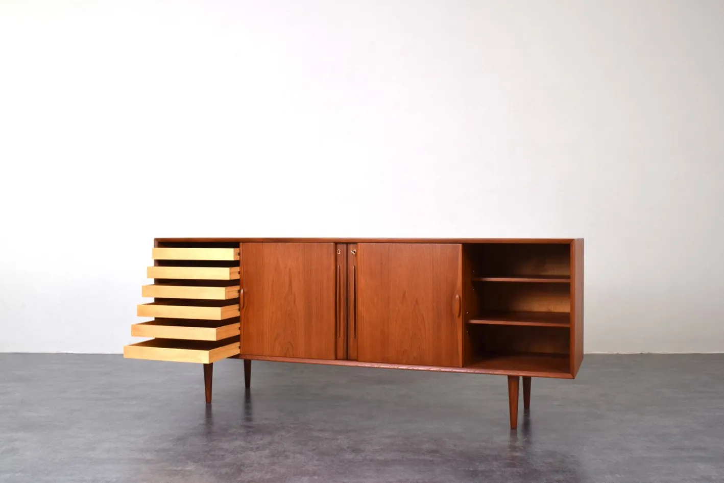 Dänisches Mid-Century Modern Teak Sideboard, 1960er