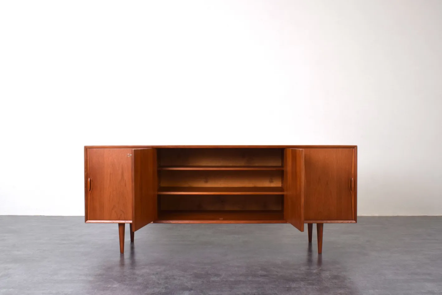 Dänisches Mid-Century Modern Teak Sideboard, 1960er