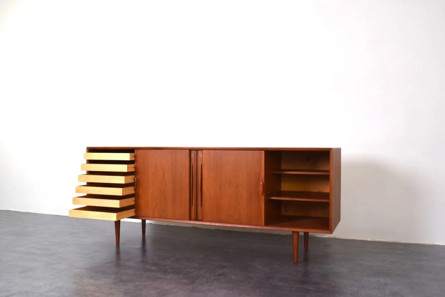 Dänisches Mid-Century Modern Teak Sideboard, 1960er